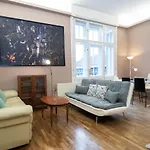 Kiraly Central Apartment With Free Parking And Ac