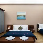 Kiraly Central Apartment With Free Parking And Ac