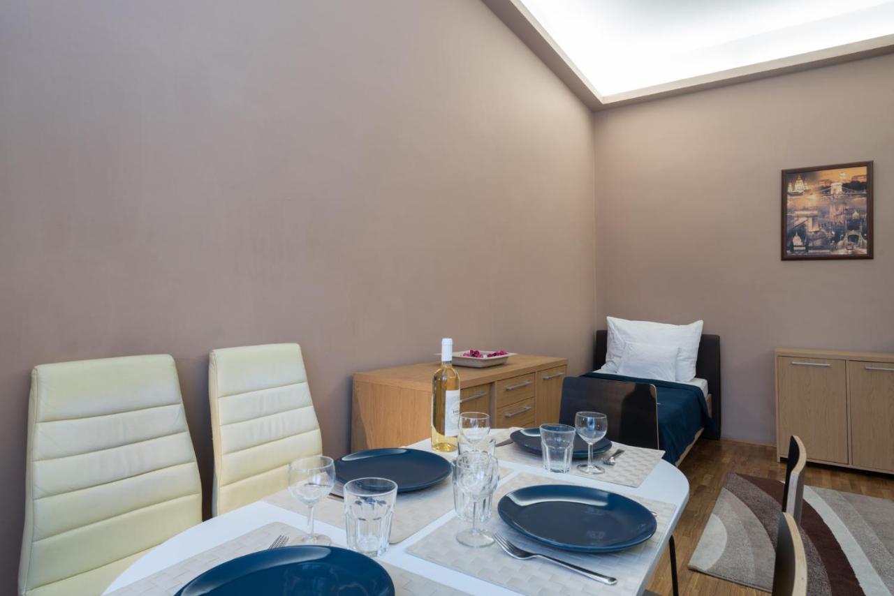 Kiraly With Free Parking And Ac Apartament *